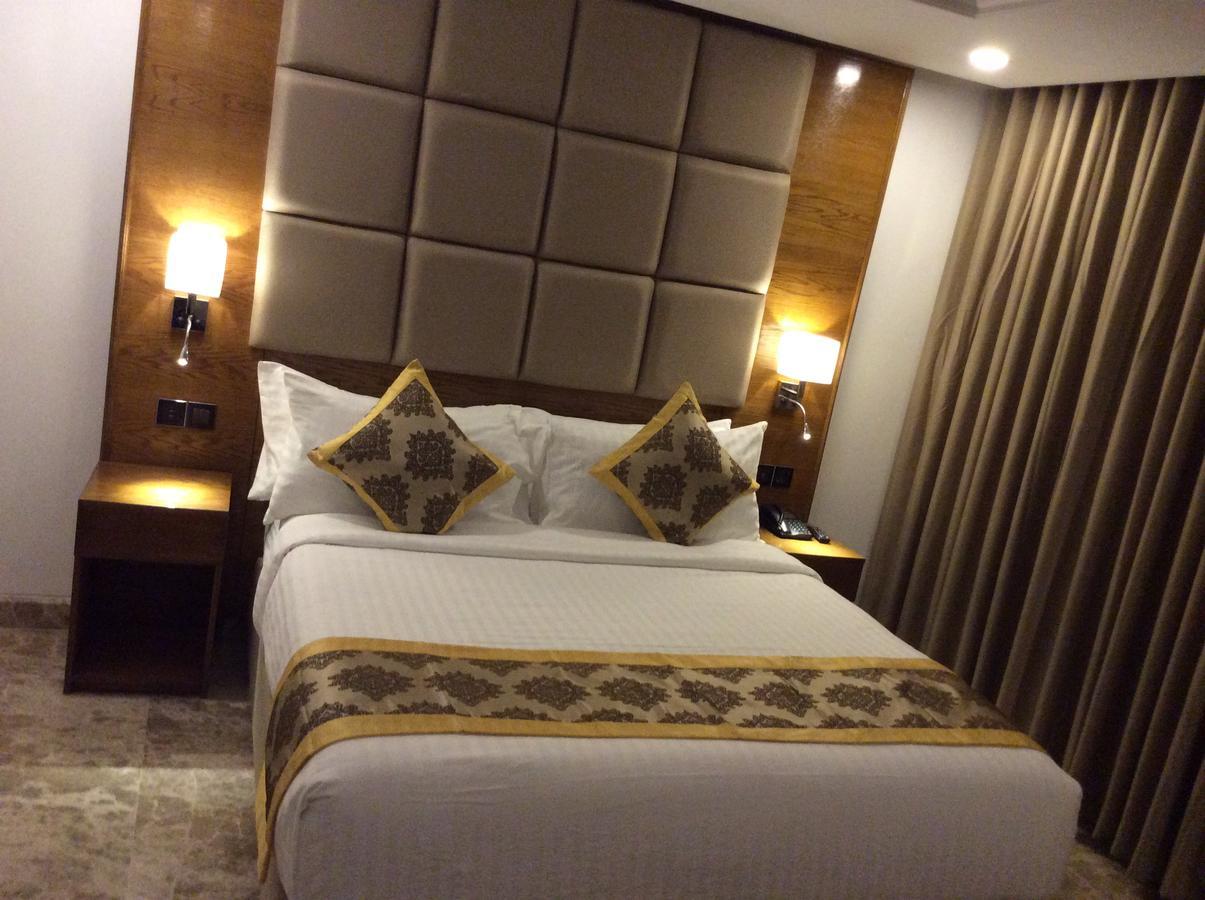Marino Royal Hotel Dhaka Buitenkant foto