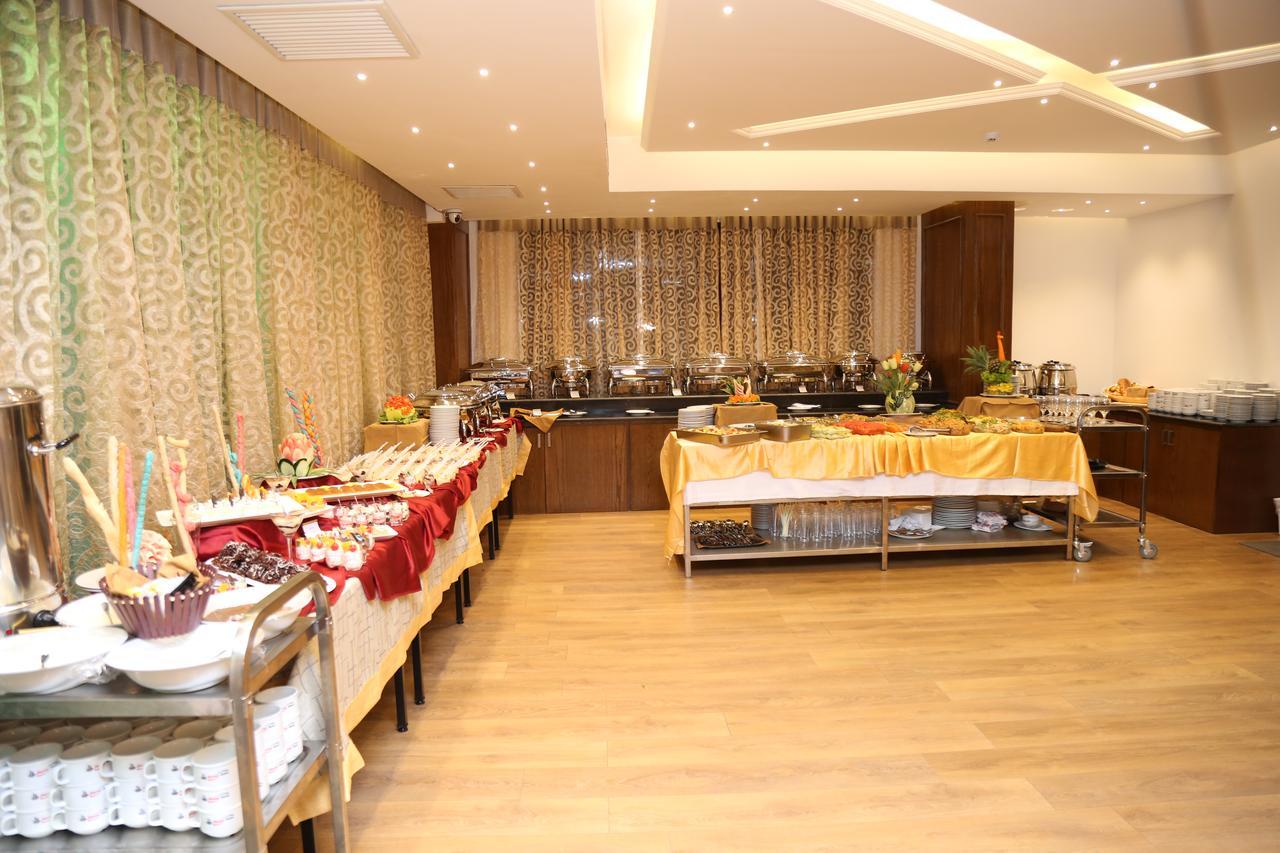 Marino Royal Hotel Dhaka Buitenkant foto