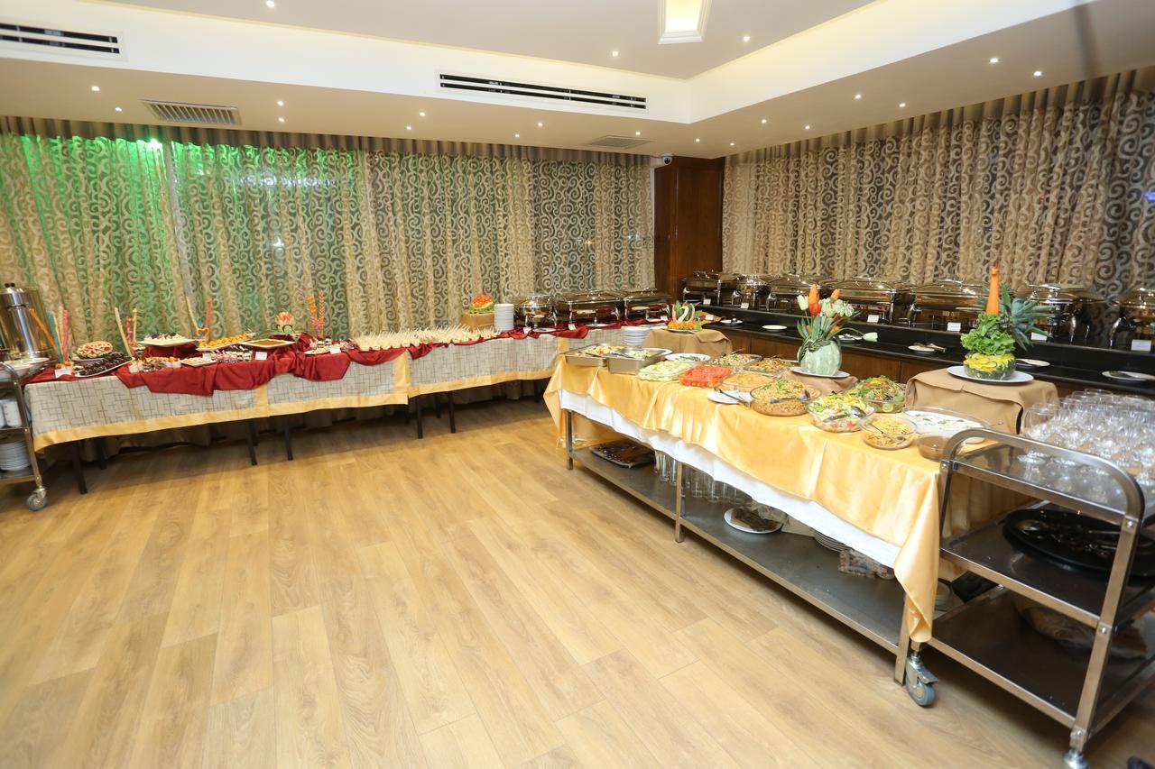 Marino Royal Hotel Dhaka Buitenkant foto