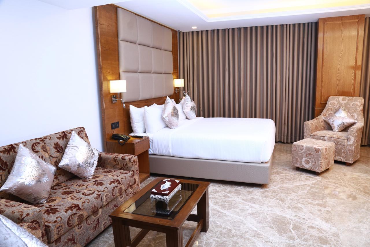 Marino Royal Hotel Dhaka Buitenkant foto